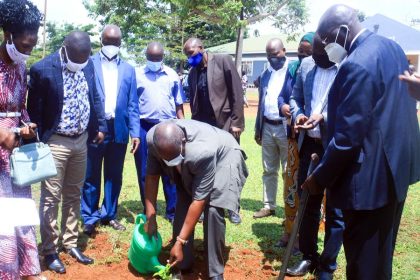 The Minister of Public Service was in Bugunga Village in Kapyanga subcounty in Bugiri District yesterday, monitoring progress of the NSDS.he interacted with the citzens who are directly impacted by the services government provides. At Bugiri District headquarters after interacting with service providers , he planted a tree infront of the administration in memory of the visit.